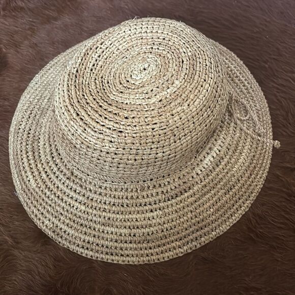 Helen Kaminski
Tahani Crocheted Raffia Sun Hat in Nougat size M main image 5